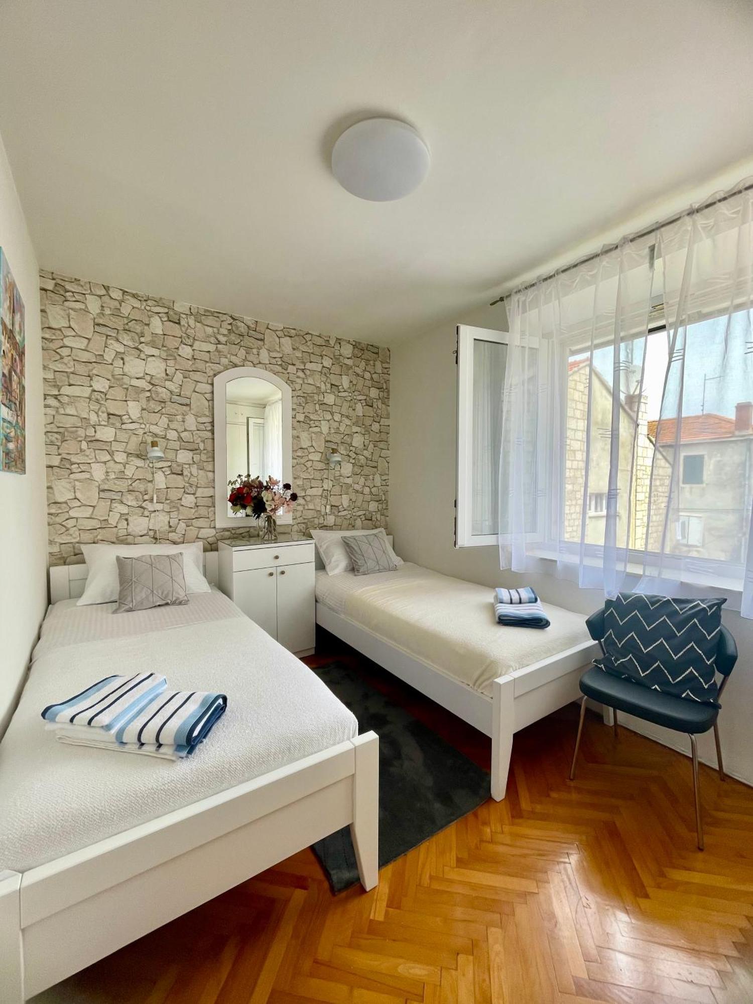 Dinka Old Town Apartment With Sea View Τρογκίρ Εξωτερικό φωτογραφία